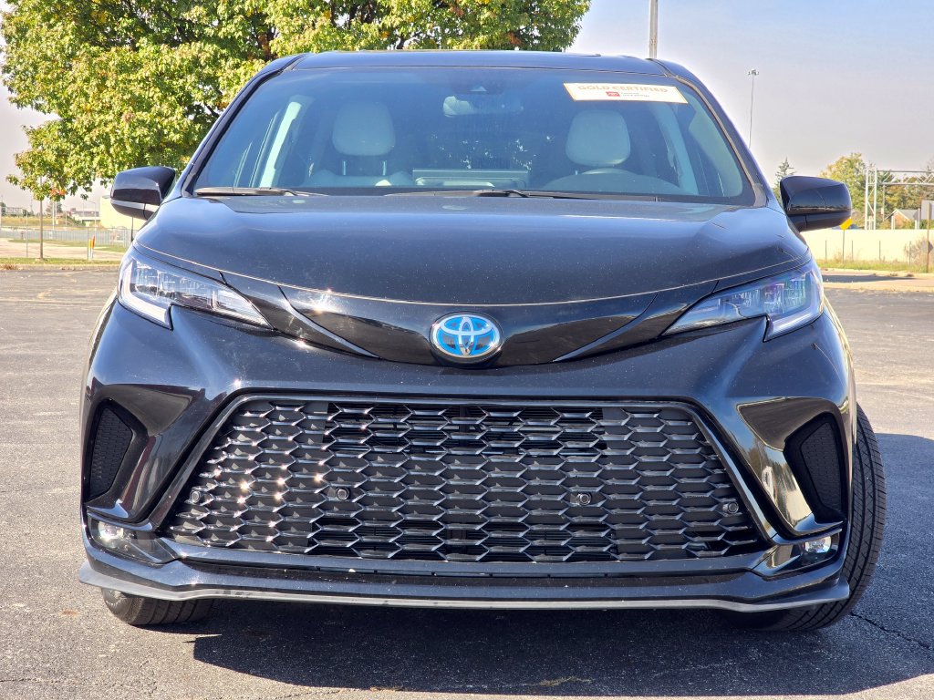 Used 2025 Toyota Sienna XSE AWD/4WD image 12