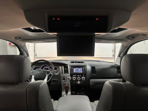 Used 2014 Toyota Sequoia Platinum w/ Preferred Accessory Package AWD/4WD image 26