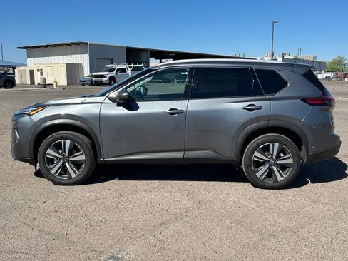 Used 2026 Nissan Rogue SL FWD image 8