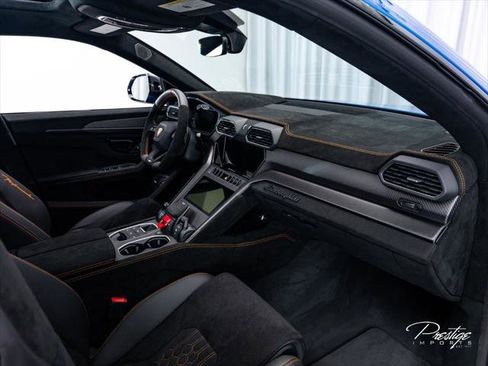Used 2024 Lamborghini Urus Performante AWD/4WD image 48