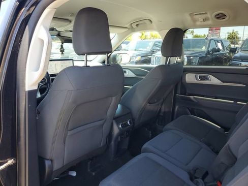 Used 2025 Ford Explorer Active RWD image 14