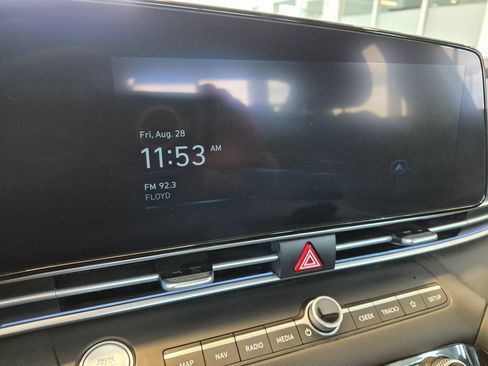 Used 2025 Hyundai Elantra SEL FWD image 20
