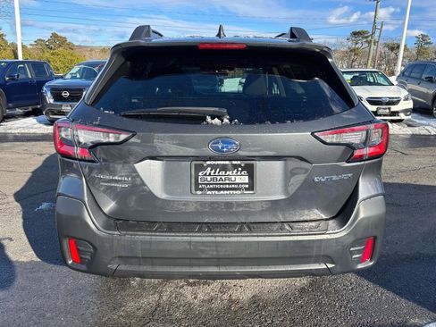 Used 2022 Subaru Outback Premium image 4