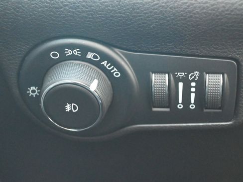 Used 2022 Jeep Compass Latitude w/ Convenience Group image 28