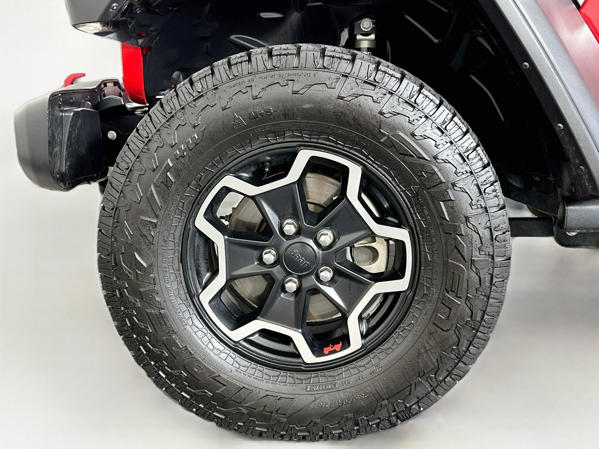 Used 2021 Jeep Gladiator Rubicon AWD/4WD image 11