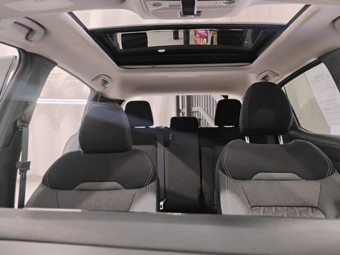 Used 2025 Nissan Kicks SV w/ SV Premium Package image 33