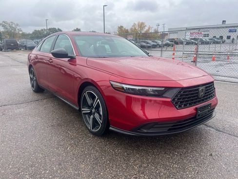 Used 2023 Honda Accord Sport image 3