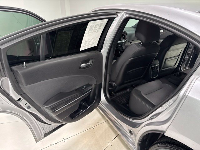 Used 2018 Dodge Charger SXT RWD image 19