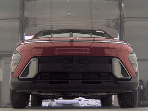 Used 2024 Hyundai Kona SEL AWD/4WD image 5