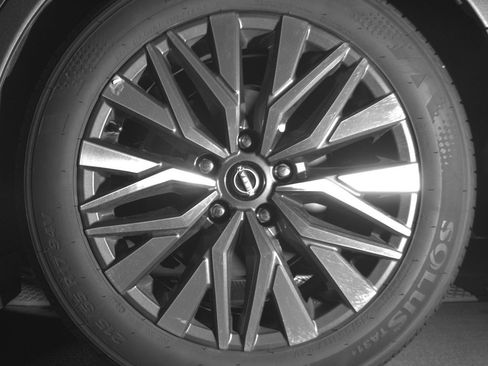 Used 2025 Nissan Altima 2.5 SV FWD image 14