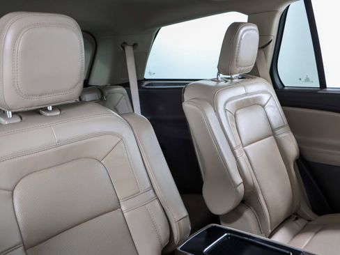 Used 2022 Lincoln Aviator Reserve w/ Equipment Group 201A image 30