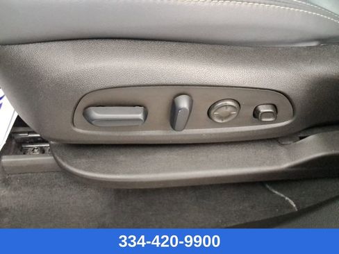 Used 2024 Buick Enclave Premium image 19