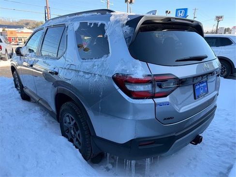 New 2025 Honda Pilot TrailSport image 3