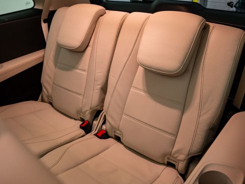 Used 2026 Mercedes-Benz GLS 450 4MATIC image 19