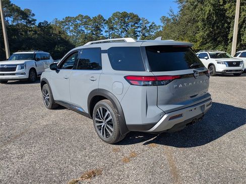 New 2025 Nissan Pathfinder Platinum w/ Cargo Package image 5