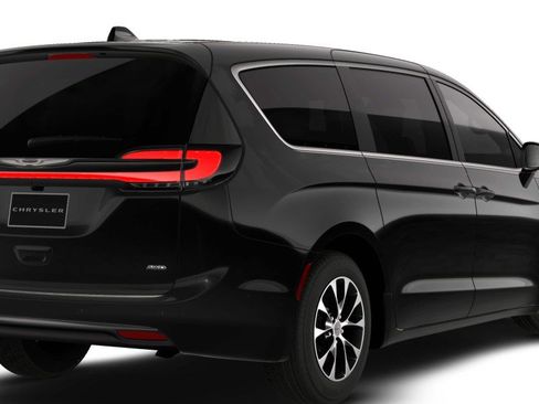 New 2026 Chrysler Pacifica Select image 2