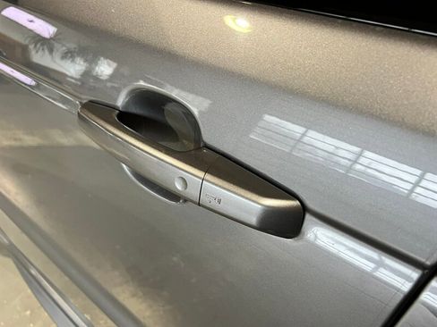 Used 2020 Land Rover Range Rover Sport HSE Dynamic image 10