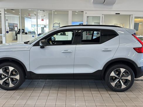 New 2026 Volvo XC40 B5 Plus w/ Climate Package AWD/4WD image 8