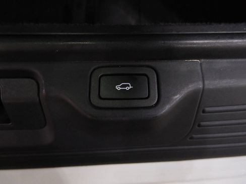 Used 2018 Land Rover Range Rover Long Wheelbase Supercharged image 11