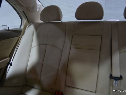 Used 2004 Mercedes-Benz E 320 Sedan image 19