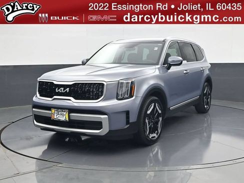 Used 2024 Kia Telluride EX w/ EX Captain's Chair Package AWD/4WD image 1