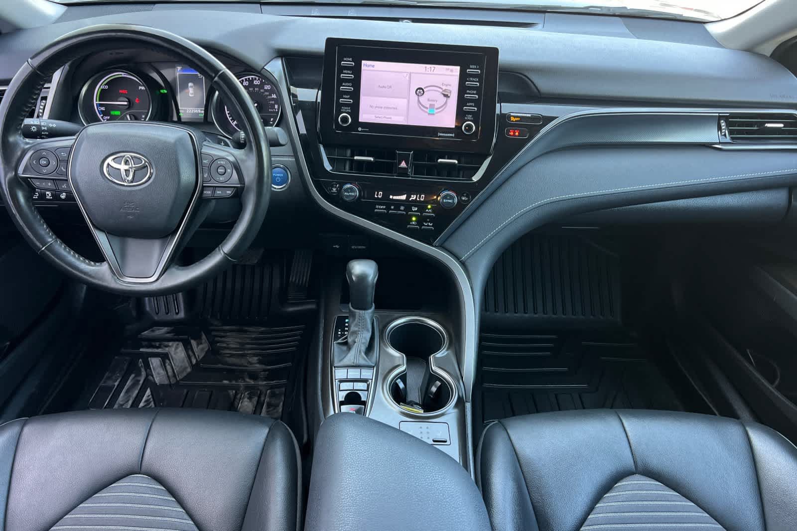 Used 2022 Toyota Camry SE w/ Cold Weather Package FWD image 5