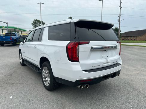 Used 2022 GMC Yukon XL Denali AWD/4WD image 10