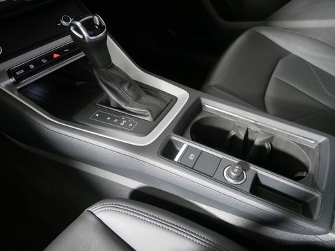 Used 2024 Audi Q3 2.0T Premium image 24