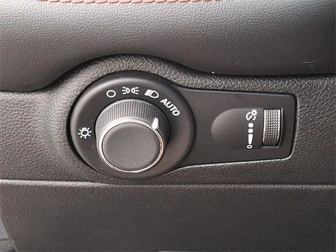 Certified 2024 Dodge Durango GT image 25