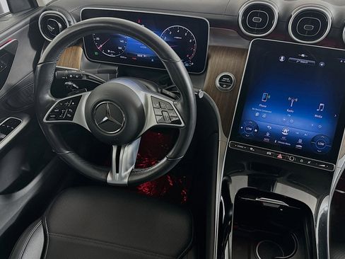 Used 2023 Mercedes-Benz GLC 300 image 6