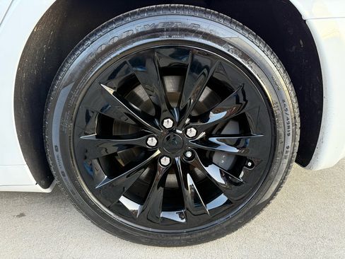 Used 2018 Tesla Model S 100D image 23