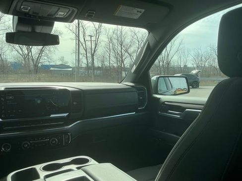 Used 2023 Chevrolet Silverado 1500 LT image 29