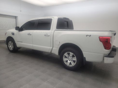 Used 2017 Nissan Titan SV RWD image 3