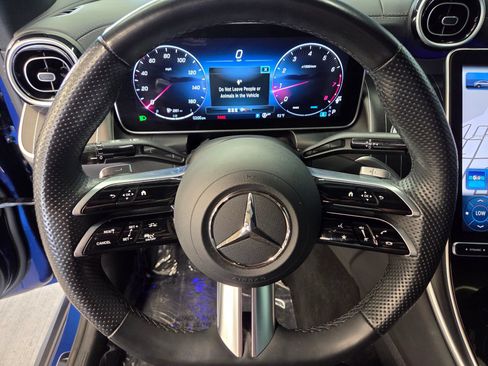 Used 2024 Mercedes-Benz GLC 300 4MATIC image 16