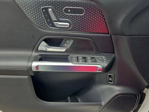 Certified 2025 Mercedes-Benz GLB 250 image 23