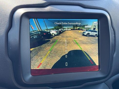 Used 2023 Jeep Renegade Latitude AWD/4WD image 23