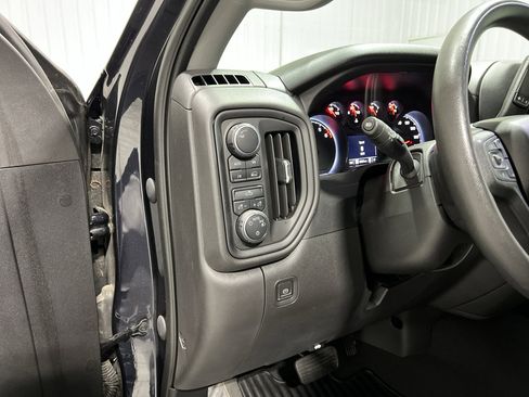 Used 2023 Chevrolet Silverado 1500 Custom image 15