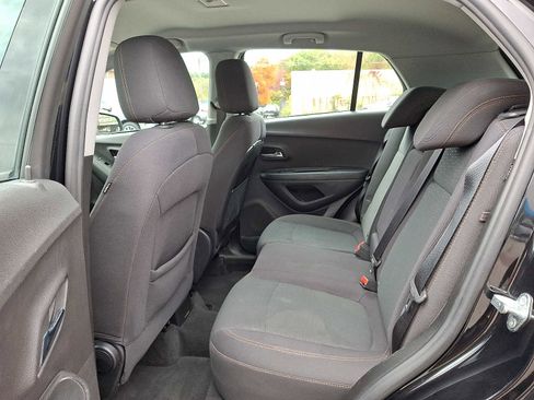 Used 2018 Chevrolet Trax LS image 10