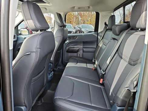 Used 2024 Ford Maverick Lariat w/ Black Appearance Package image 9