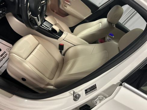 Used 2022 Mercedes-Benz A 220 4MATIC w/ Premium Package Lite image 10