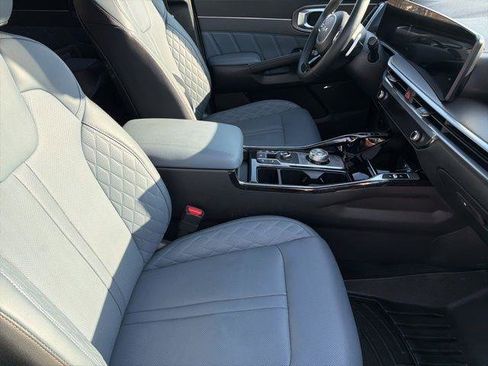 Used 2025 Kia Sorento SX Prestige image 32