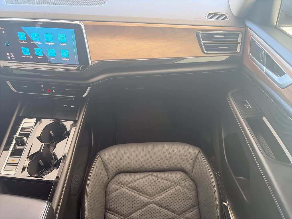Certified 2024 Volkswagen Atlas SE FWD image 36
