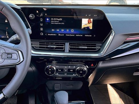 New 2026 Chevrolet Trax RS w/ Sunroof Package FWD image 7