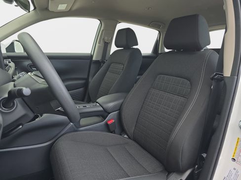 Certified 2025 Honda HR-V LX image 17