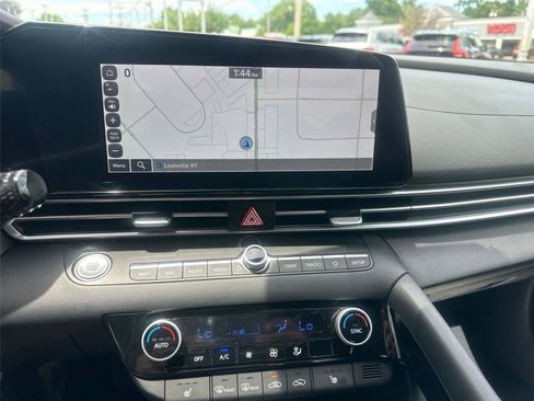 Used 2025 Hyundai Elantra SEL FWD image 27