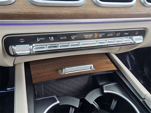 Used 2024 Mercedes-Benz GLE 450 4MATIC image 28