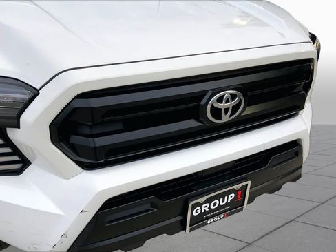 Used 2025 Toyota Tacoma SR RWD image 28