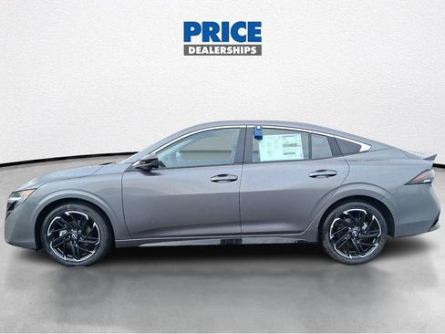 Used 2026 Nissan Sentra SR w/ SR Premium Package FWD image 8