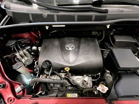 Used 2017 Toyota Sienna XLE w/ XLE Navigation Package FWD image 30