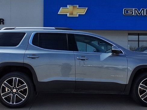 Used 2023 GMC Acadia SLT w/ Technology Package image 1